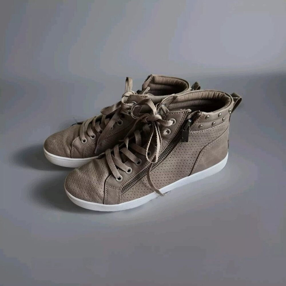 (New without Box) Koolaburra By UGG Women's Beige Athletic Shoes Boots 7.5
